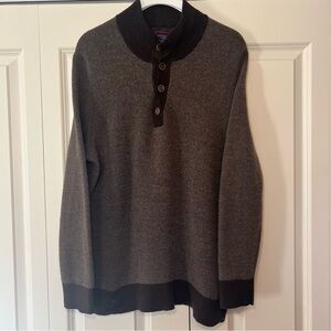 UNTUCKit men’s 100% extra fine merino wool button close pullover. Size XL.